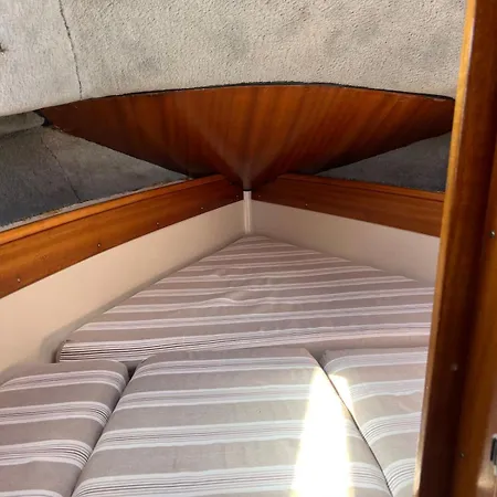Botel Nuit Insolite Sur Un Bateau